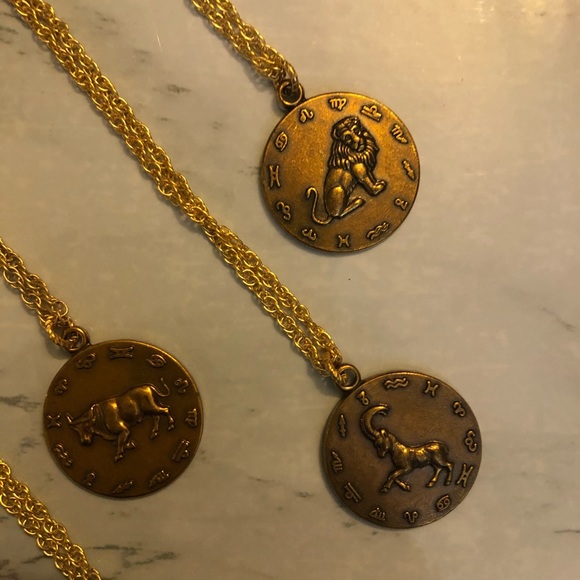 ✨3/$30✨Zodiac Pendant on chain - Picture 11 of 11